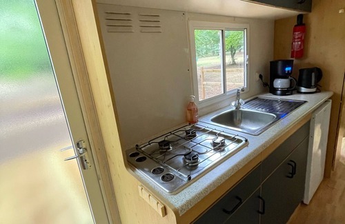 Braize House | Charming Mobile Home with swimming pool in Saint Bonnet Troncais.