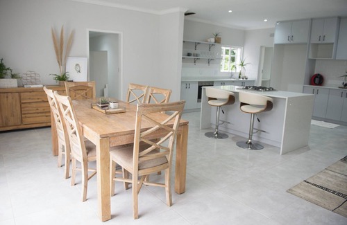 Greater Johannesburg Metropolitan Area House | Charming, modern house with WiFi in Randburg