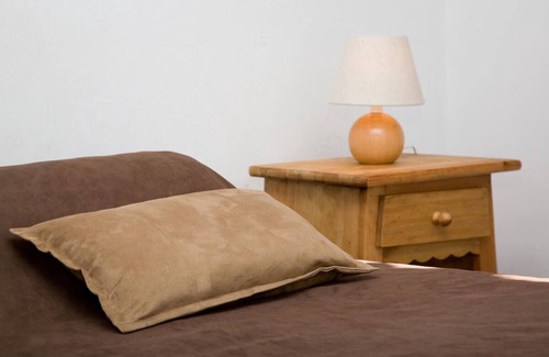 Guillaumes Hotel | Charming Mountain Room for Couple | 5 Min Scenic Stroll Nearby Hiking Trails