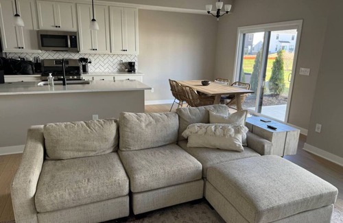 Westerville House | Charming New Build 2-Bedroom Townhouse near Google/Intel!nnn
