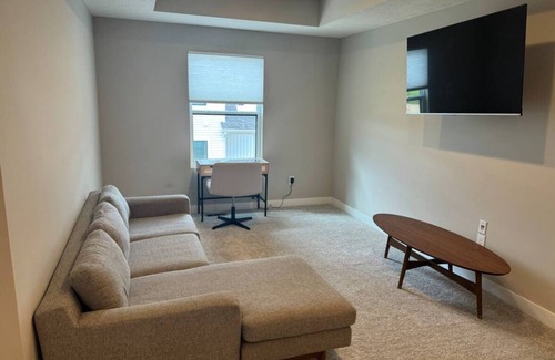 Westerville House | Charming New Build 2-Bedroom Townhouse near Google/Intel!nnn