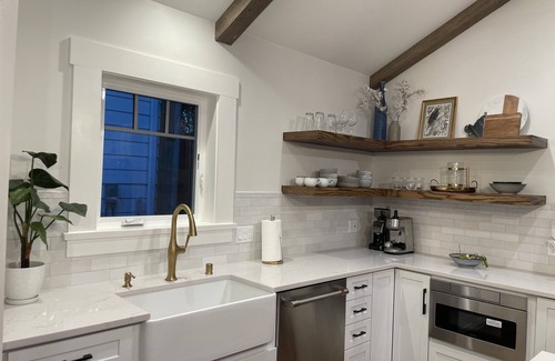 Upper East Cottage | Charming New Casita Lower Riviera, Quiet, AC, 6 blocks to State St, Pet-Friendly
