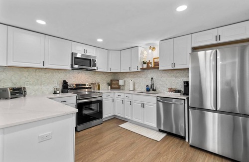 Tariffville Apartment | Charming & Newly Renovated Apartmentnn