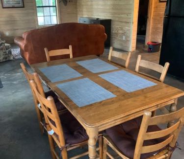 Sardis House | Charming newly renovated 2-bedroom cabin with highspeed WiFi, in peaceful Sardis