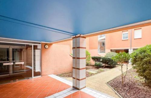 Blagnac Apartment | Charming one bedroom apartment, - pres des commerces et tram FIBRE wifi, Airbus MEET super location
