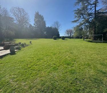 Mapledurwell House | Charming one bedroom cottage