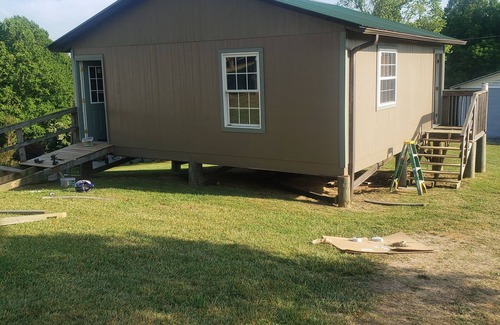 Flat Rock House | Charming one room cabin perfect for couples or small families.