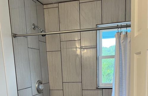 Lubbers Quarters Cay House | Charming Out-island Cottage with Private Dock on Tilloo Cay