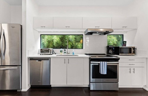 Southwest Hills House | Charming Patton Heights Bungalow in Portland with WiFi, AC