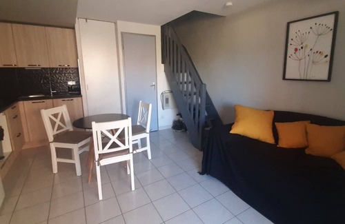 Vendres House | Charming Pavilion for 5 Pers with AC and Terrace in Residence with Pool