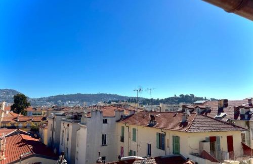 Jean-Medecin Apartment | Charming peaceful haven in the Golden Square, air-conditioned