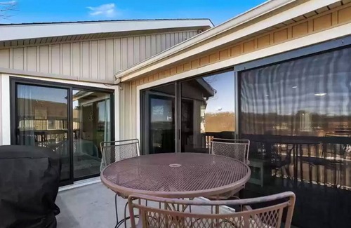 Osage Beach Condo | Charming, Pet Friendly, Lake View Lake of the Ozarks Condo