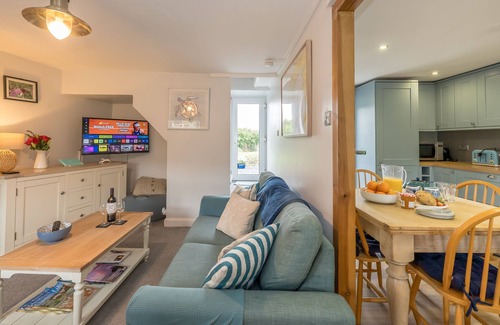 Llanengan Cottage | Charming Pet-Friendly Cottage with Coastal Views near Abersoch | Tan-Y-Fynwent