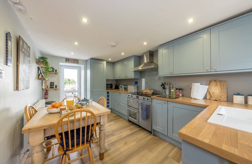 Llanengan Cottage | Charming Pet-Friendly Cottage with Coastal Views near Abersoch | Tan-Y-Fynwent