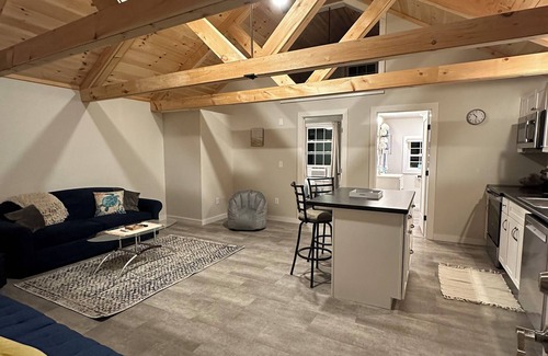 Biddeford Apartment | Charming pet-friendly guest house in Biddeford