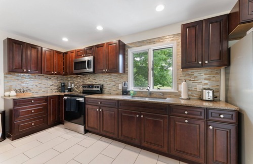 East Stroudsburg House | Charming Poconos retreat w/hot tub & fireplace | Pocono Pines by Boutiq