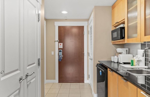 Baytowne Wharf Condo | Charming Pool View Studio Located in Bahia!Walk to Village/Pool/Tram to Beach