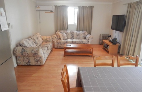 Wynnum House | Charming, Private 3-Bedroom Cottage By The Bay