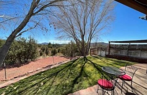 West Sedona House | Charming Private Cozy Suite one bedroom with views