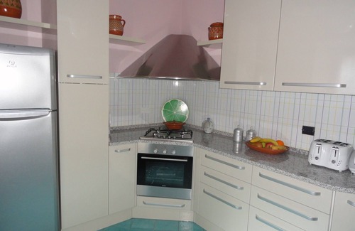 Procchio House | Charming property in village centre,beach 250m, garden,ample parking,sleeps 8/10