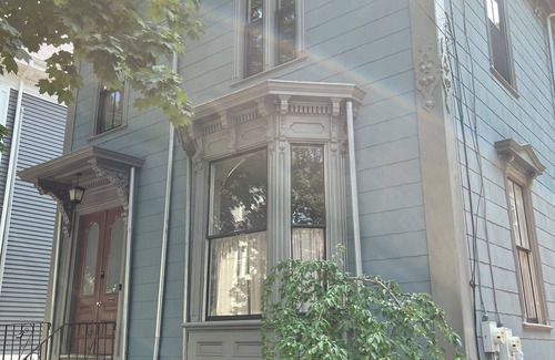 West End Apartment | Charming Queen Anne Victorian in Portland's Historic West End