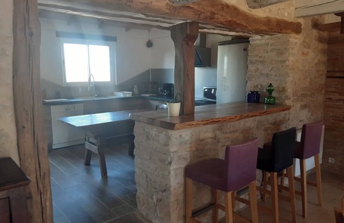 Varaire House | Charming Quercy barn from the mid-19th century 10 people