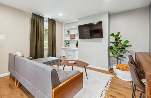 Castle Shannon House | Charming Remodeled 3-BR Bungalow near Attractions