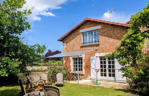 Contrisson Cottage | Charming Renovated Farmhouse with Garden, Terrace, and Near Lake Der for 6 Guests