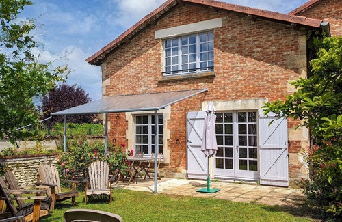 Contrisson Cottage | Charming Renovated Farmhouse with Garden, Terrace, and Near Lake Der for 6 Guests