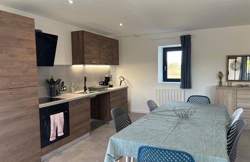 Franchesse Cottage | Charming Renovated Farmhouse with Garden, Ideal for Nature Lovers and Accessible for All