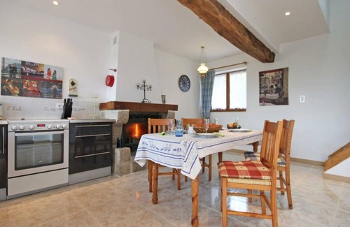 L'Epinay-le-Comte Cottage | Charming Restored Barn with Garden, Crickets, and Electric Vehicle Charger in Scenic Domfrontais