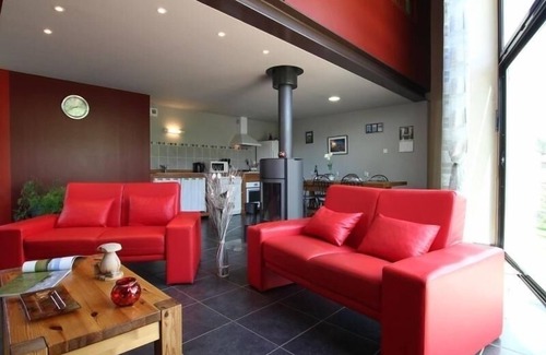 Ceaux-d'Allegre Cottage | Charming Restored Barn with Modern Comfort, Garden & WiFi in Tranquil Setting