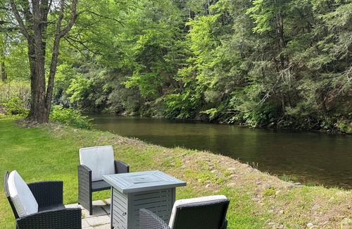 Cambra House | Charming retreat on Fishing Creek near Ricketts Glen & Worlds End State Parks