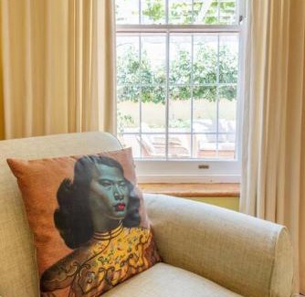 Rosebank Apartment | Charming Rosebank Cottage