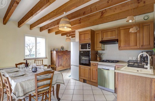 Sevelinges Cottage | Charming Rural Gîte with Terrace, Garden, and Theater Workshops in Sevelinges