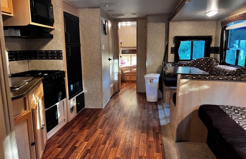 Woods Bay House | Charming RV with 2 bedrooms and WiFi, AC in peaceful Bigfork