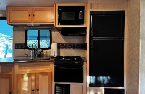 Woods Bay House | Charming RV with 2 bedrooms and WiFi, AC in peaceful Bigfork