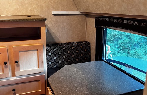 Woods Bay House | Charming RV with 2 bedrooms and WiFi, AC in peaceful Bigfork