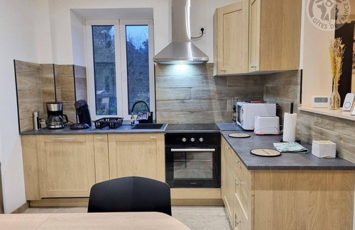Hasnon Cottage | Charming semi-detached house with garden, near forest, pets allowed, parking & WiFi