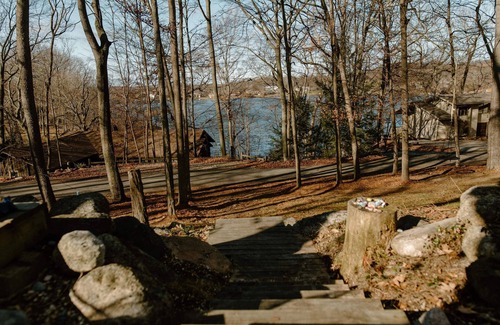 Plainwell House | Charming Serenity: A Cozy and Spacious Lake House Retreat Near Kalamazoo, MI.