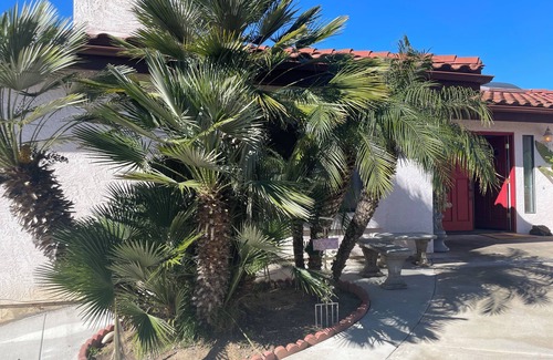 Loma Alta House | Charming Shared 1-bedroom in fabulous Oceanside house with AC, WiFi
