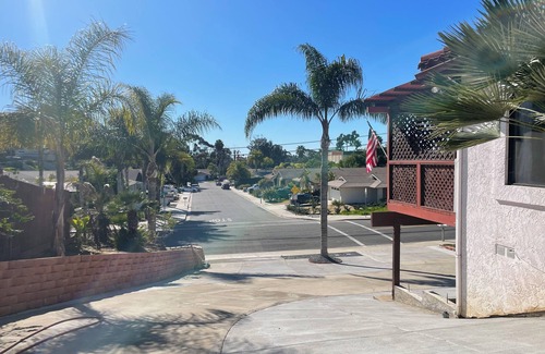 Loma Alta House | Charming Shared 1-bedroom with WiFi and AC in Oceanside Near Beach