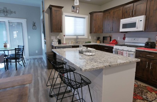 Plain City House | Charming single-level home with Garage | 2 Bed, 2 Bath