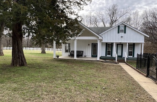 Ellendale House | Charming, southern retreat located on historic property