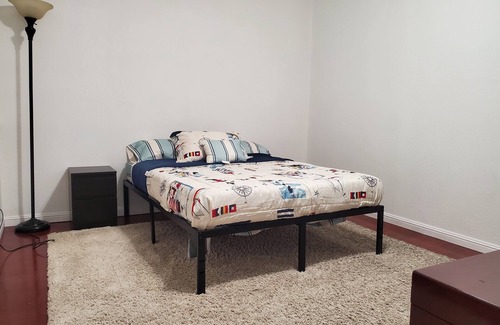 Richmond House | Charming spacious 3 bedroom 1 bath