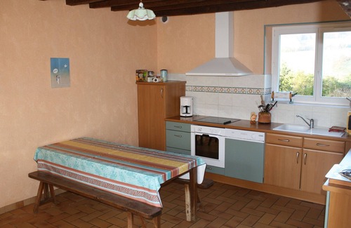 Saint-Remy-de-Sille Cottage | Charming Stone House with Garden, Terrace, Ping-Pong, Near Medieval Sites