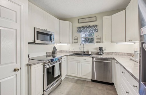 Bayou Shores House | Charming St Pete Bungalow