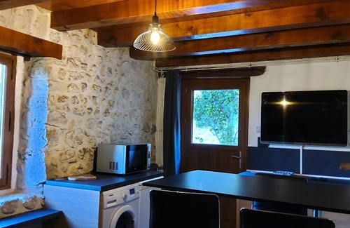 Pomaray Cottage | Charming stone cottage, outdoor SPA, panoramic view.