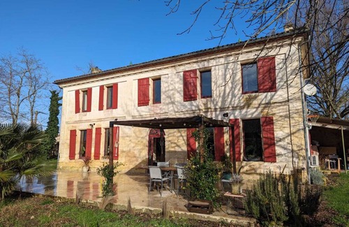 Sainte-Terre House | Charming stone country house