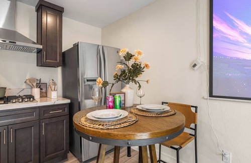Southwest Anaheim Apartment | Charming Studio Gem in Anaheim 8' From Disney/Convention/Angel/Knotts